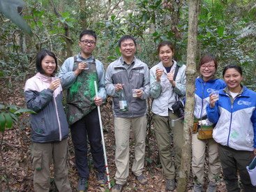 The HKU research team celebrating the tagging of the last and 81,021st tree in the ForestGEO plot in Tai Po Kau on December 8, 2015: (from left) Lett Lee, Ray Chu, Bond Shum, Shirley Mak, Helen Lo and Wai Ling Lam