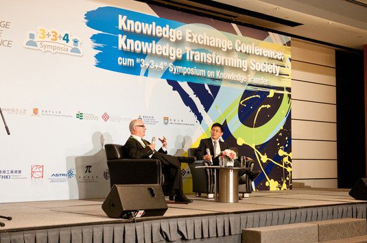 Dialogue between (from left) Mr Michael Lynch, CBE, AM (West Kowloon Cultural District Authority) and Professor Daniel Chua (HKU) on ''Arts for Everyone: The Case for Culture in Hong Kong''