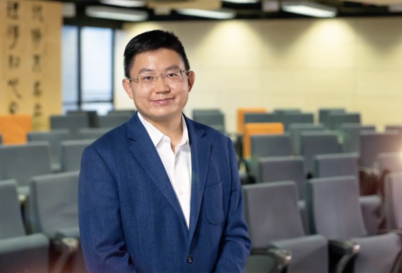 Dr Guojun He, HKU Business School received the Knowledge Exchange Excellence Award 2022 for his research project titled The Extraordinary Success of China’s “War on Pollution”.