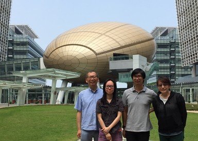 （左起）鄭君威博士、鄭曉華博士、戚子傑博士和陳佩博士