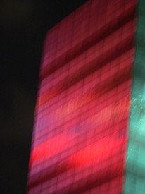 Hong Kong Art Archive内，祈大卫教授页面上的照片。 - 祈大卫《Building adjoining the Tamar site, Harcourt Road, Admiralty, Hong Kong, October 29, 2004》（2004），数码照片